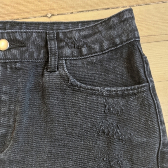 Distressed High Rise Shorts - Picture 4 of 6